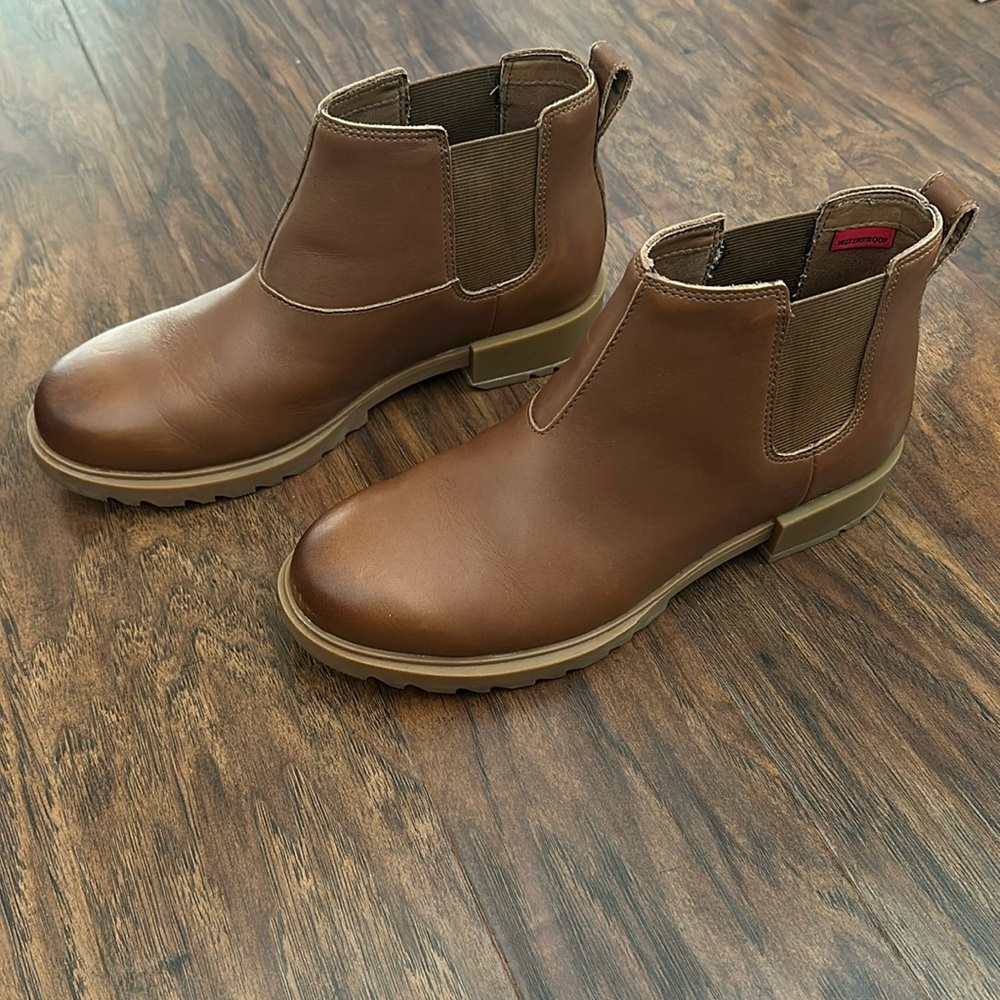 Sorel Emelie Chelsea boots